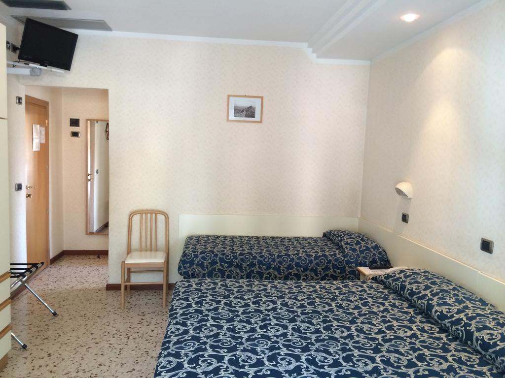 Hotel Royal Misano Adriatico Quarto foto