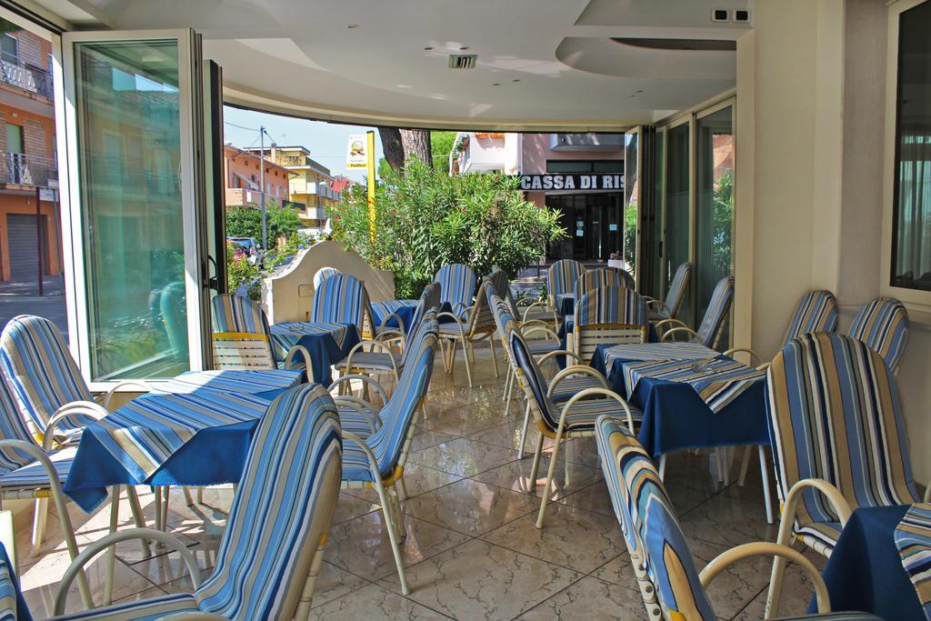 Hotel Royal Misano Adriatico Exterior foto